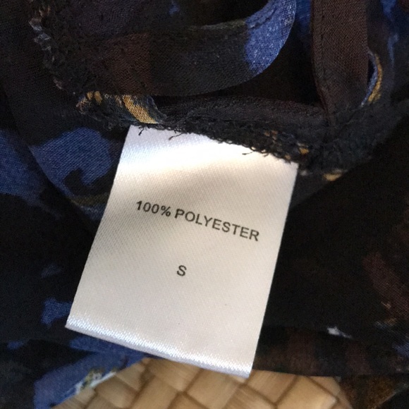 HAPPENING IN THE PRESENT sheer cris cross crop top - Picture 7 of 10